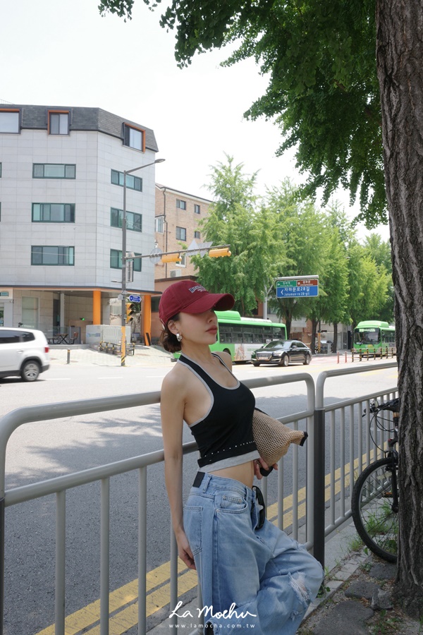掛脖滾邊鉚釘拼色背心(闆娘.花花清單)